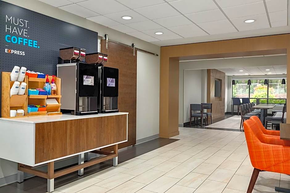 Holiday Inn Express Atlanta-Kennesaw By IHG