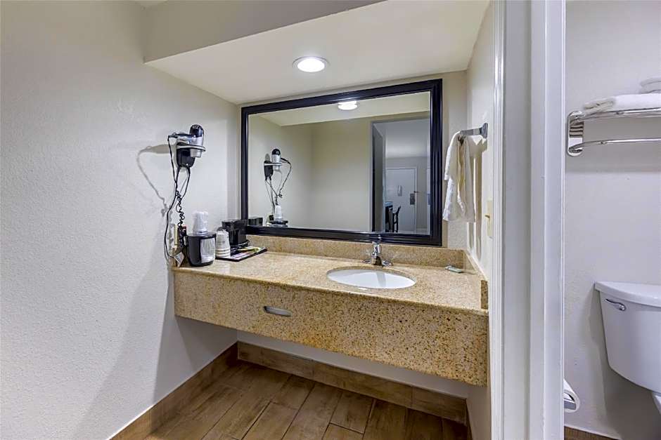 Best Western Fairwinds Inn