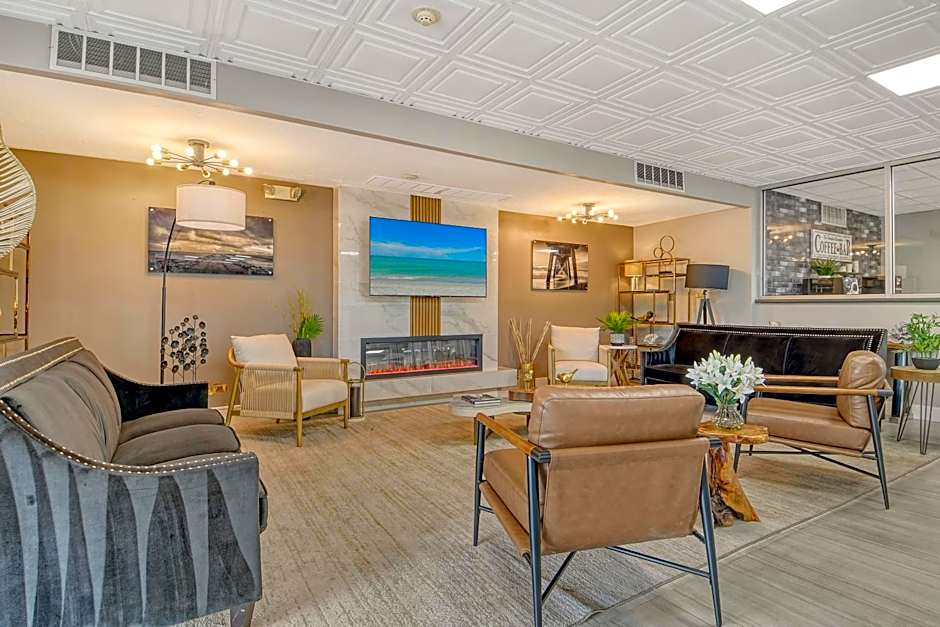 All-New, Ground-Floor, Huge Pool, Tiki Bar & Grill