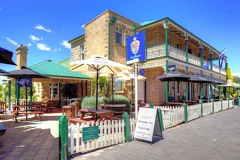 The Richmond Arms Hotel