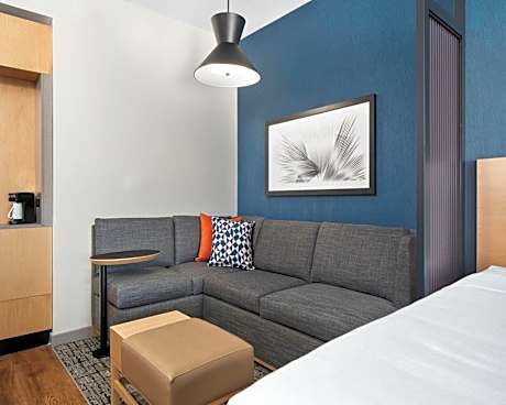 Queen Room with Two Queen Beds and Accessible Tub - Disability Access