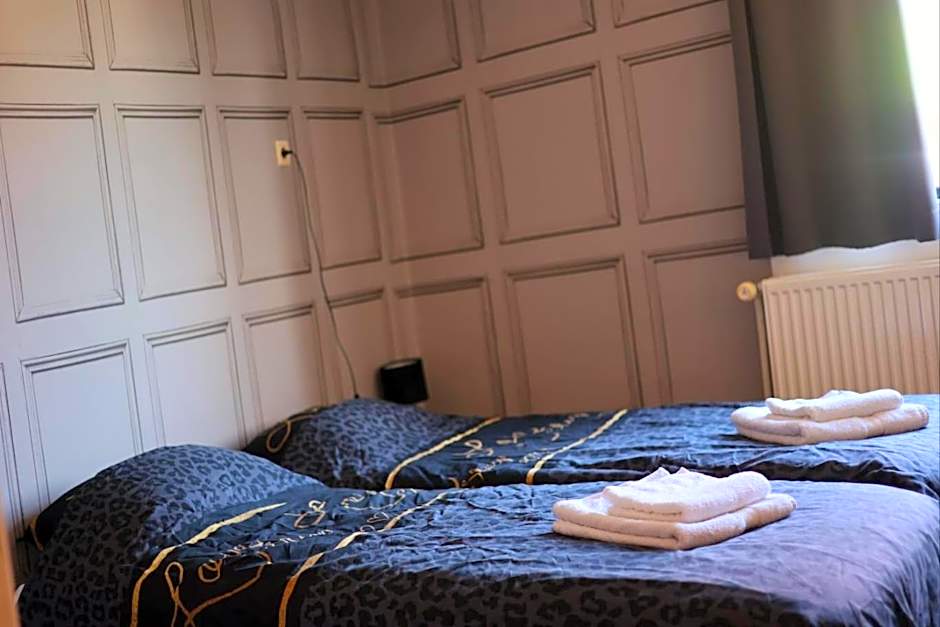 Photo 1 of 4 of Double Room