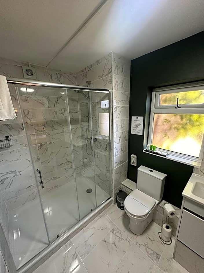 The Cambridge Guest House by Tas