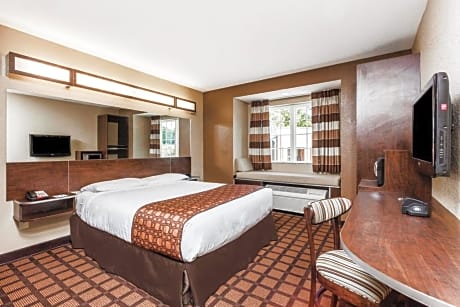 Queen Room - Non-Smoking
