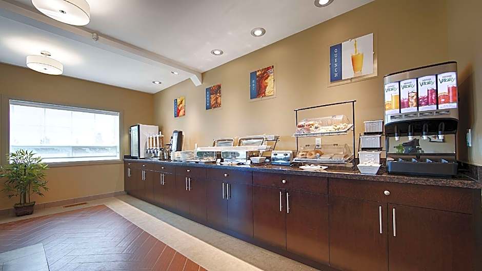 Best Western Plus Peace River Hotel & Suites
