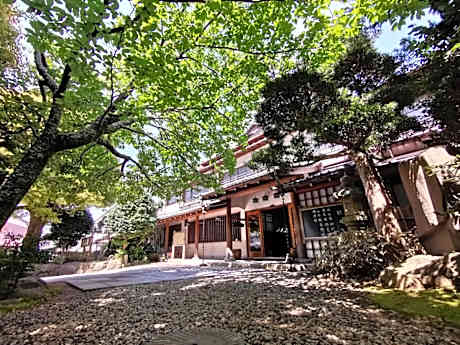 Sakahijiri Gyokushoen