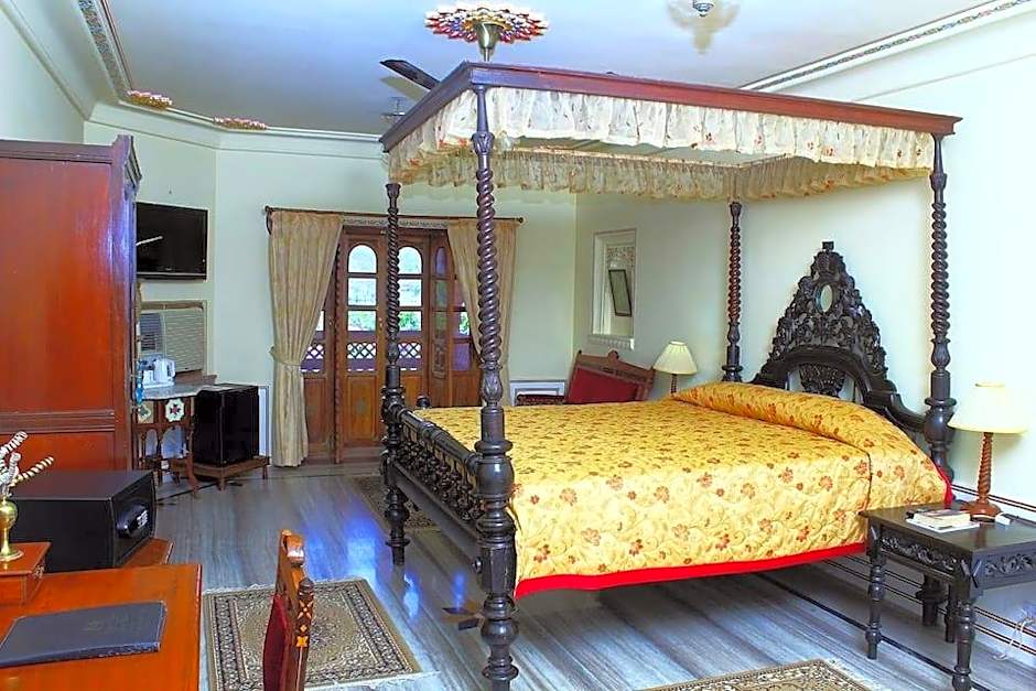 Hotel Pushkar Palace
