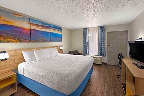 1 King Bed Mobility Accessible Room Non-Smoking