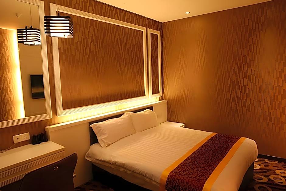 Golden Valley Hotel