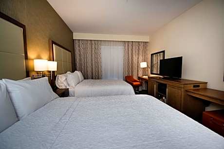 Queen Room with Two Queen Beds (4 Adults)