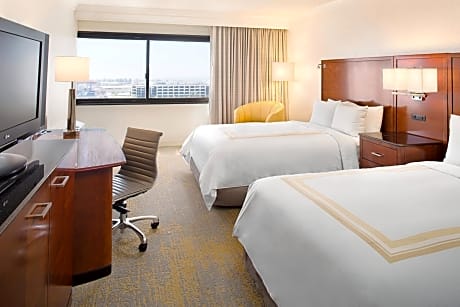 Room, 2 Double Beds (Concierge Lounge Access)