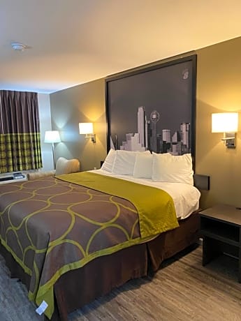 1 King Bed Studio Suite Non-Smoking