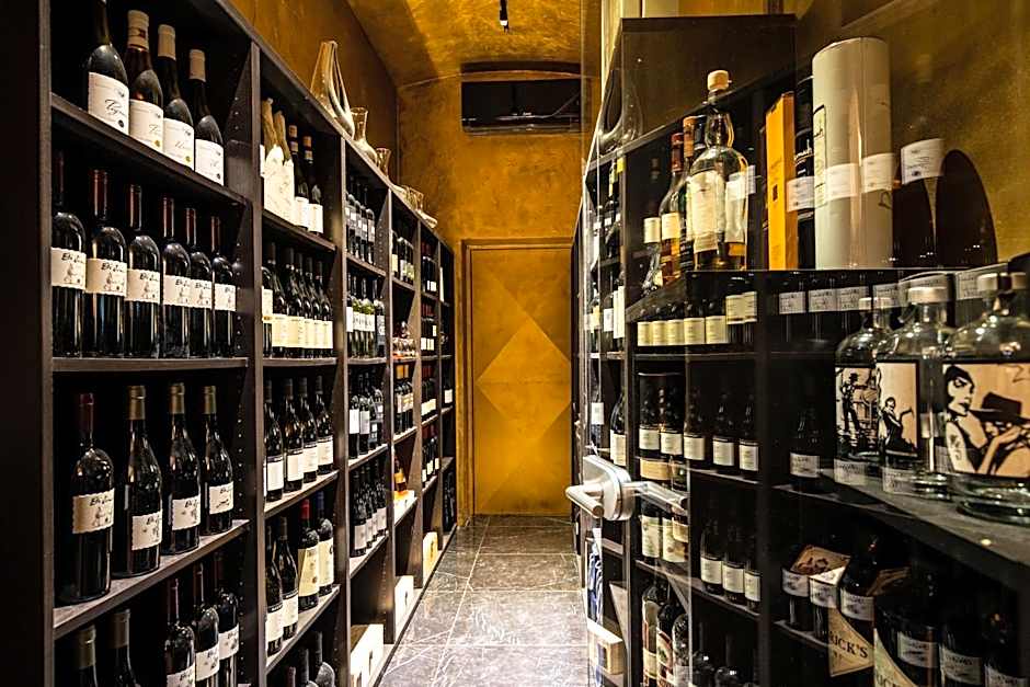 DAM boutique hotel & restaurant