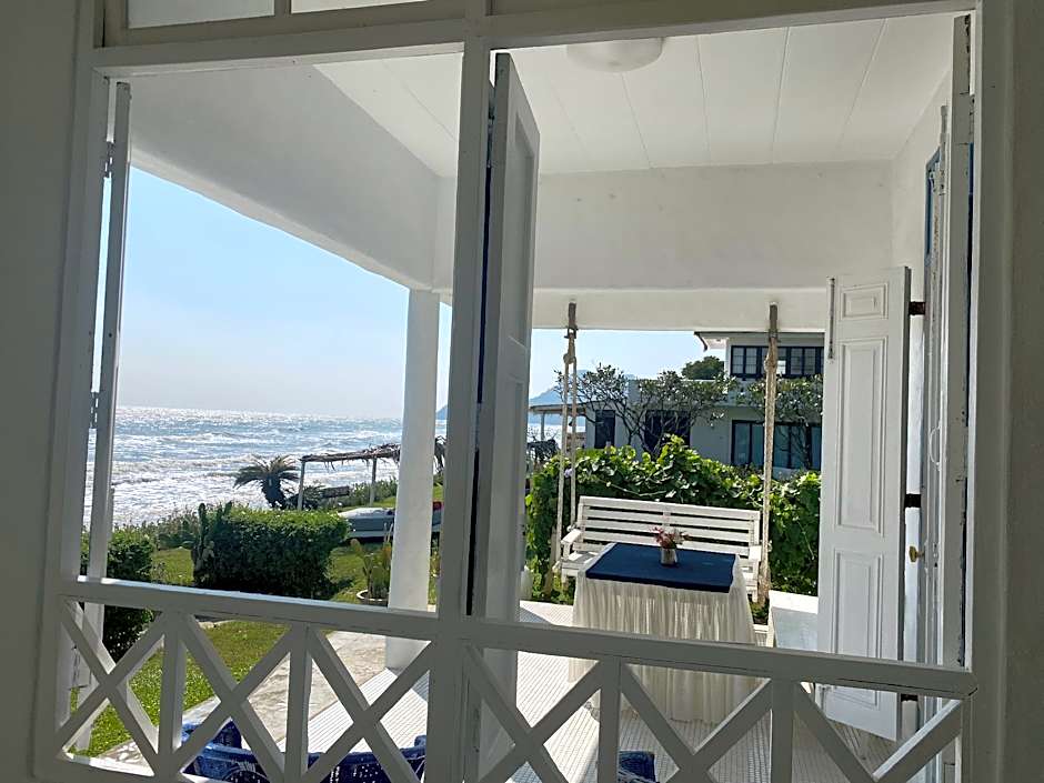 Hua Plee Lazy Beach Hotel