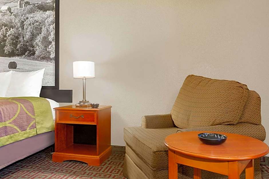 Super 8 by Wyndham Fort Madison