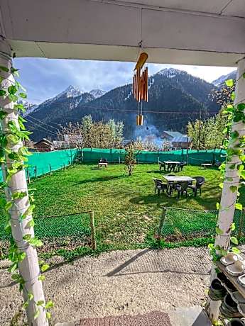 Friends guest house Aru valley pahalgam