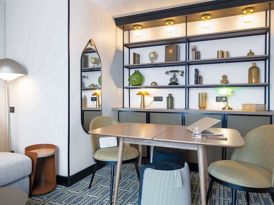 Mercure Paris Bercy Bibliotheque