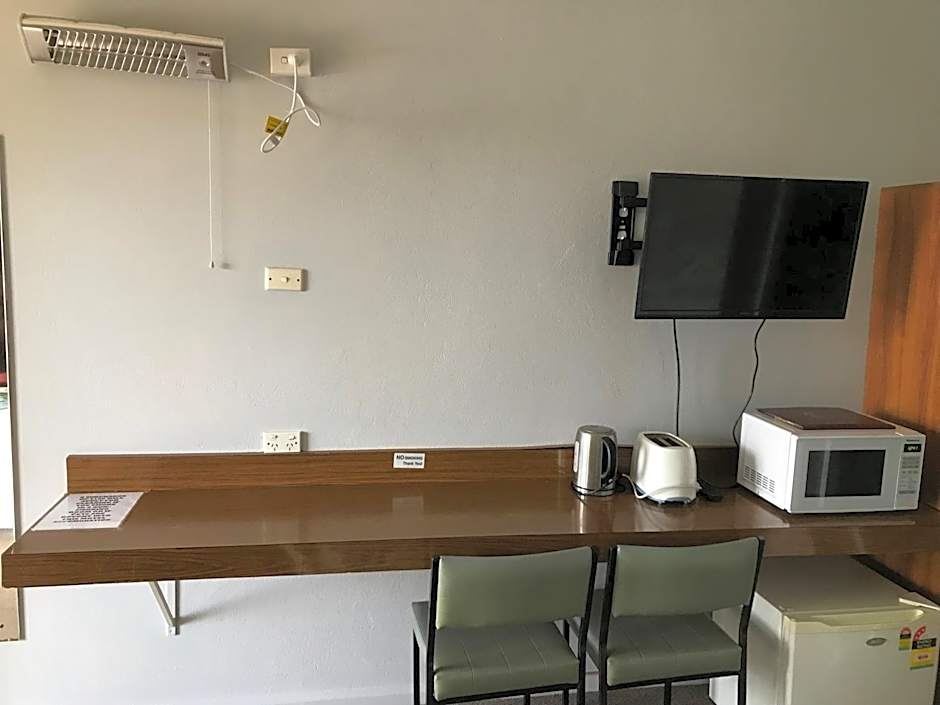 County Lodge Motor Inn