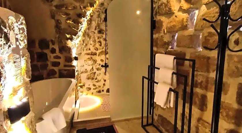 TUĞMANER  Small House AJAR