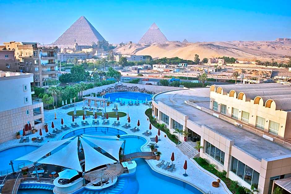 Le Meridien Pyramids Hotel & Spa