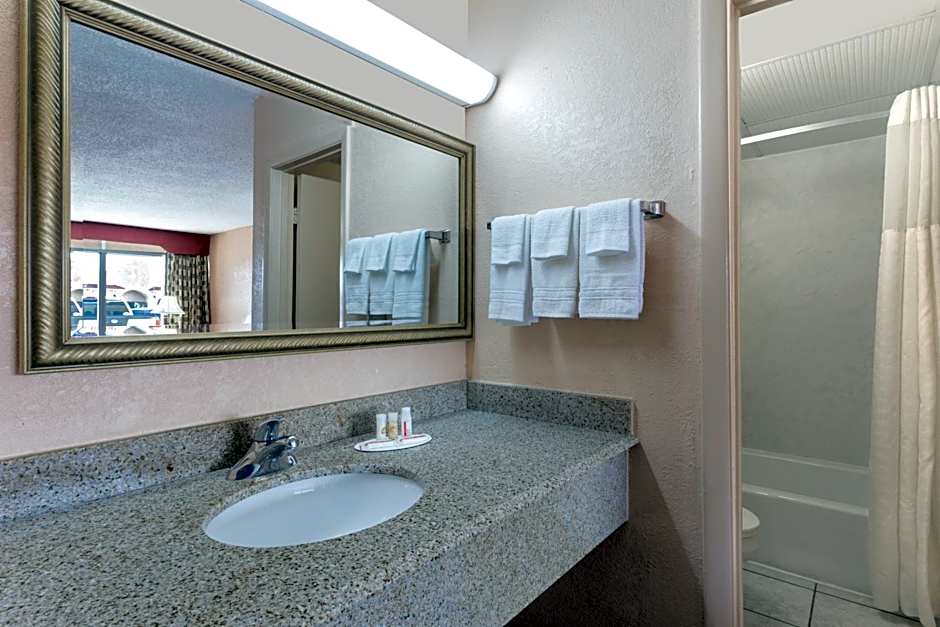 Days Inn by Wyndham Waycross