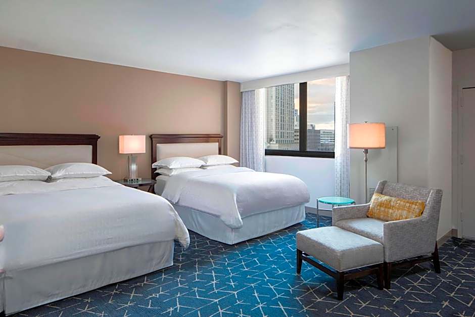 Sheraton Norfolk Waterside Hotel