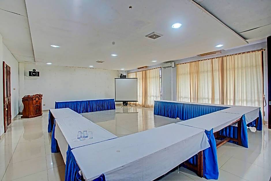 OYO 90947 Hotel Sarbini