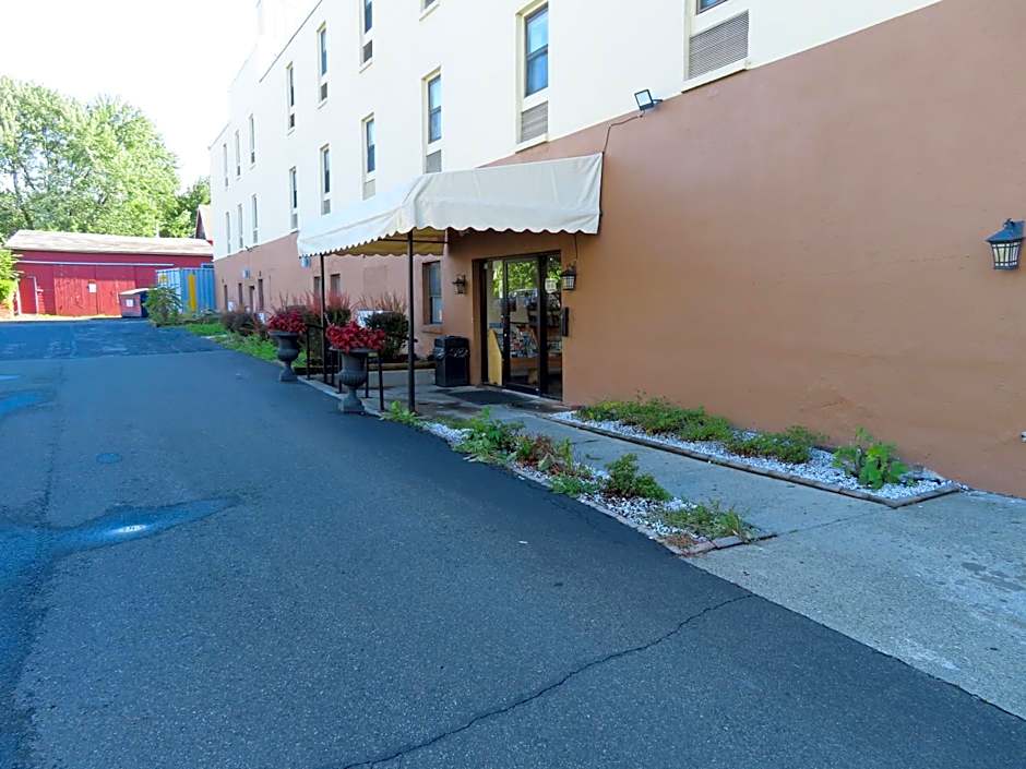 St. Charles Hotel - Hudson