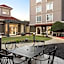 La Quinta Inn & Suites by Wyndham Dallas Arlington South