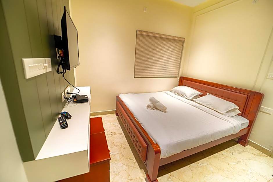 Queen's Hotel Mount garden Kodaikanal