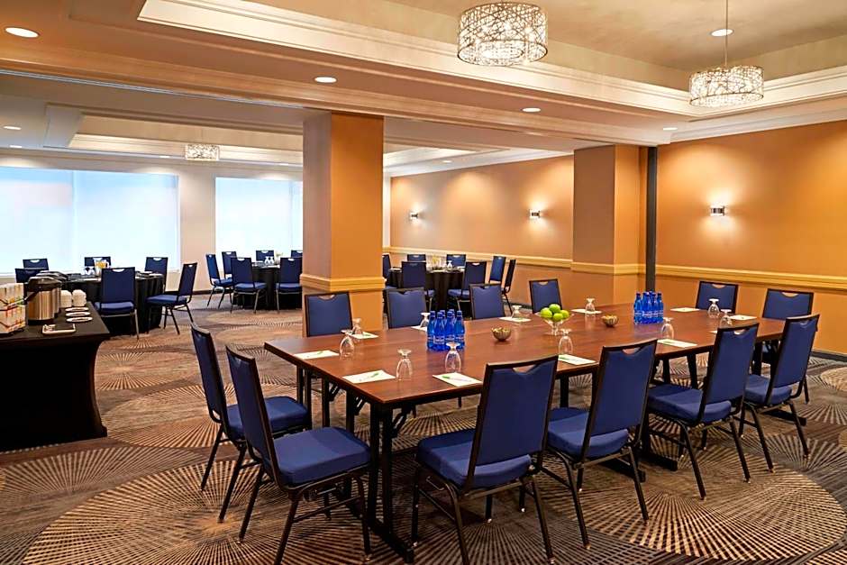 Courtyard by Marriott Toronto Downtown