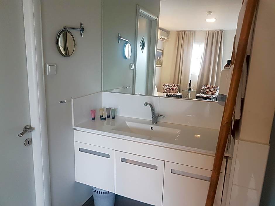 Q Village Hotel - Poleg Beach