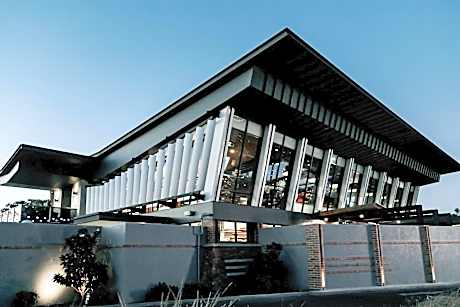 Highlander Hotel Bar Kitchen Rooftop