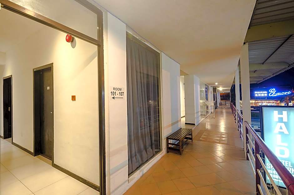 Halo Hotel