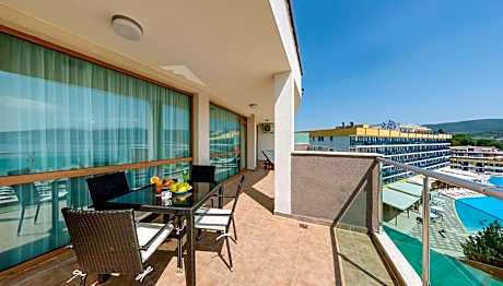 Briz Beach Apartments