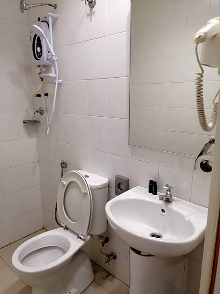 Tropical Hotel Kota Damansara