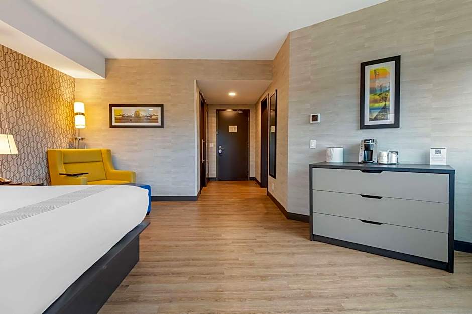 GLo Best Western Kanata Ottawa West