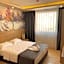 Golden World Suite Hotel