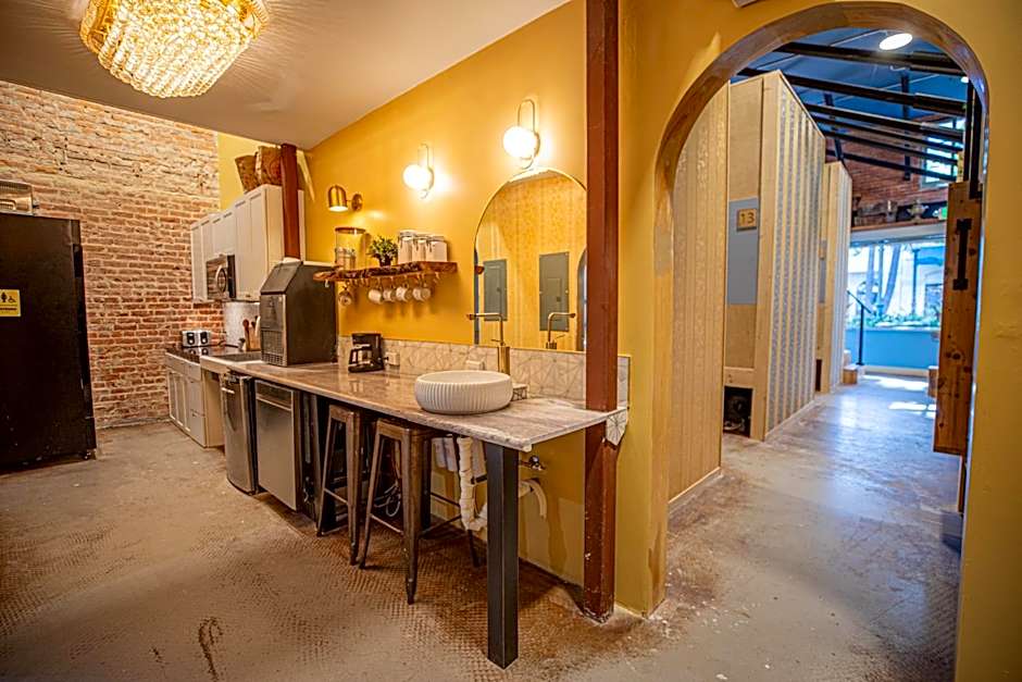 Social Stays - Santa Barbara's FIRST hostel on State Street