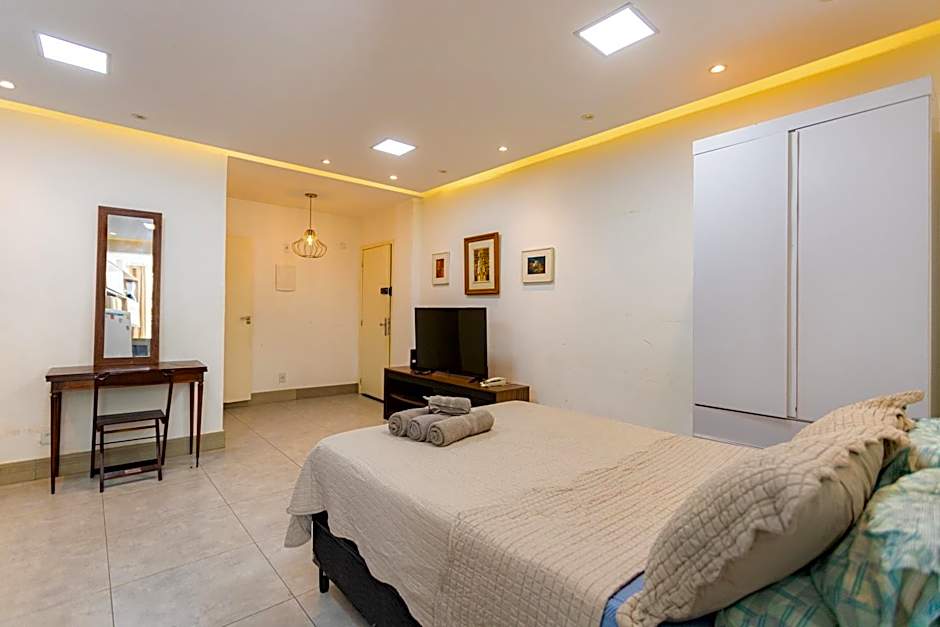 SUH Copacabana 14 Cozy Bohemian Beach Subway!