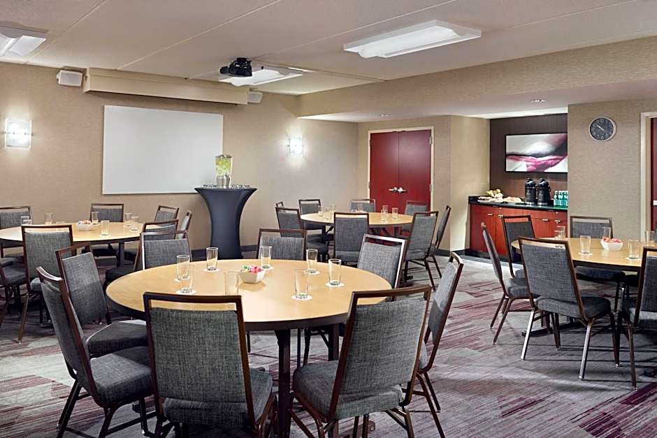 Courtyard by Marriott Raleigh Midtown