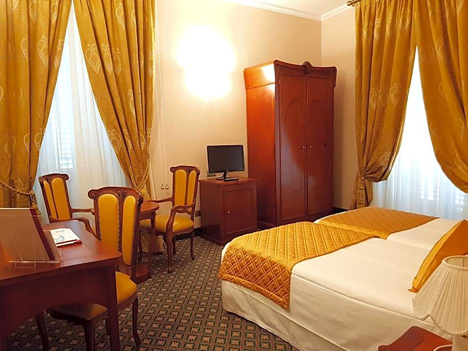 Photo 1 of 7 of 1 Double Bed or 2 Beds