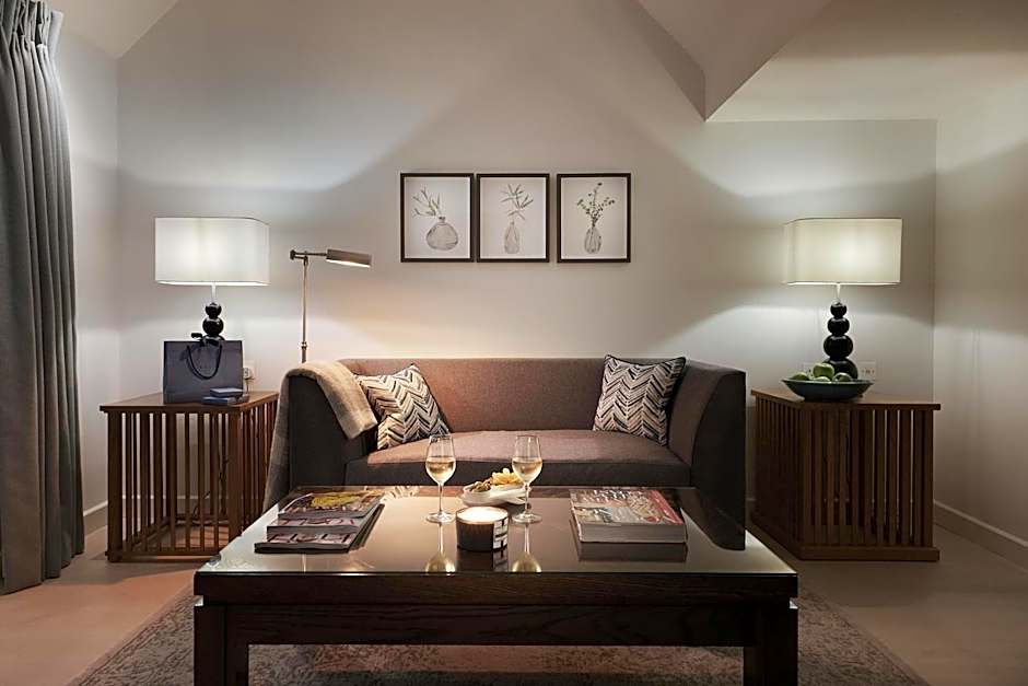 Great Fosters - Near Windsor