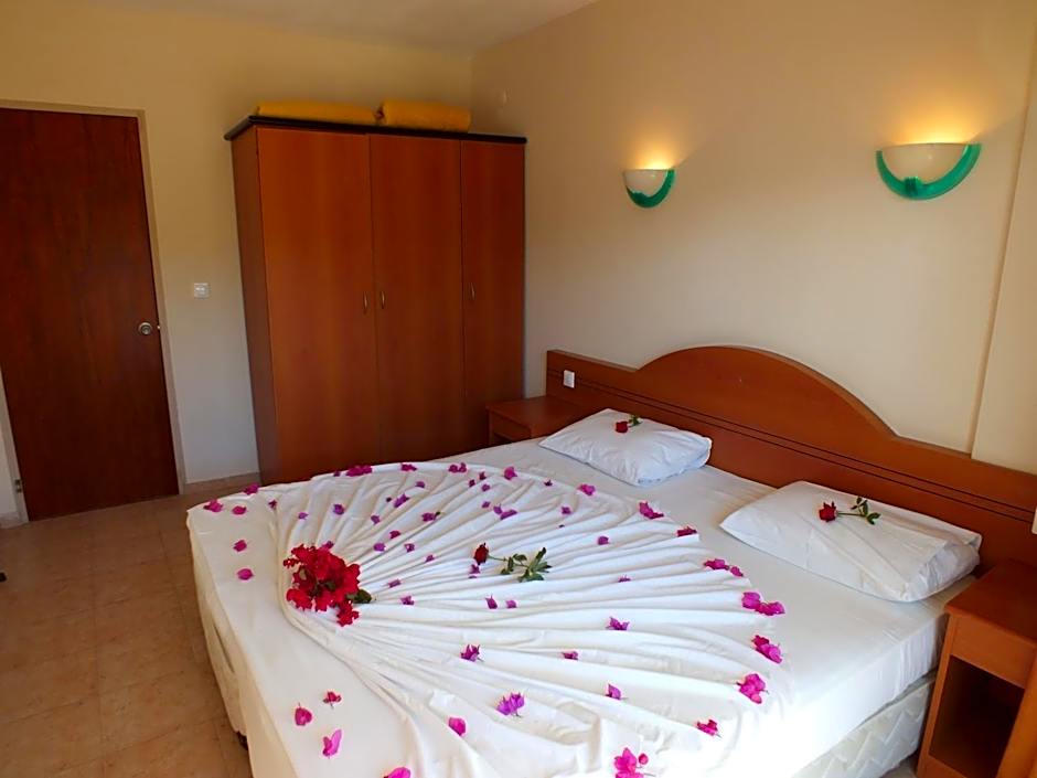 Photo 1 of 11 of 1 Bedroom Suite, Garden View