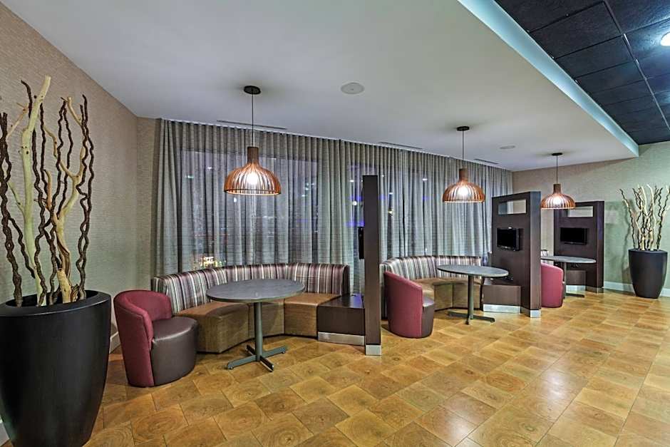 Courtyard by Marriott Tulsa Woodland Hills