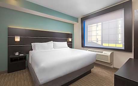 One-Bedroom King Suite