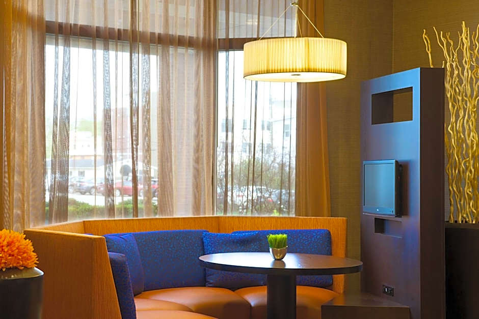 Courtyard by Marriott Bloomington