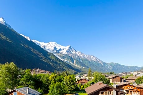 Exclusive Triple Room Mont-Blanc with Spa Access