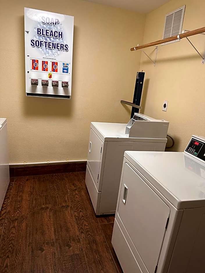 Super 8 by Wyndham Clearwater/St. Petersburg Airport