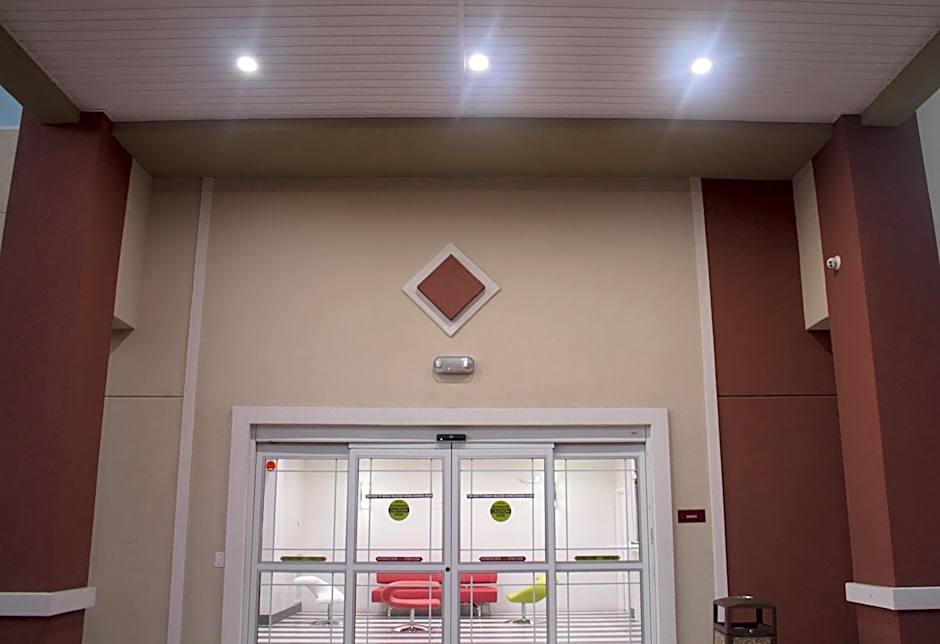 Grand Villa Inn & Suites Westchase